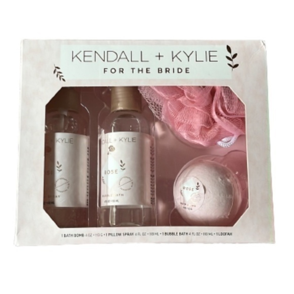 Kendall & Kylie for the bride bubble bath set NWT